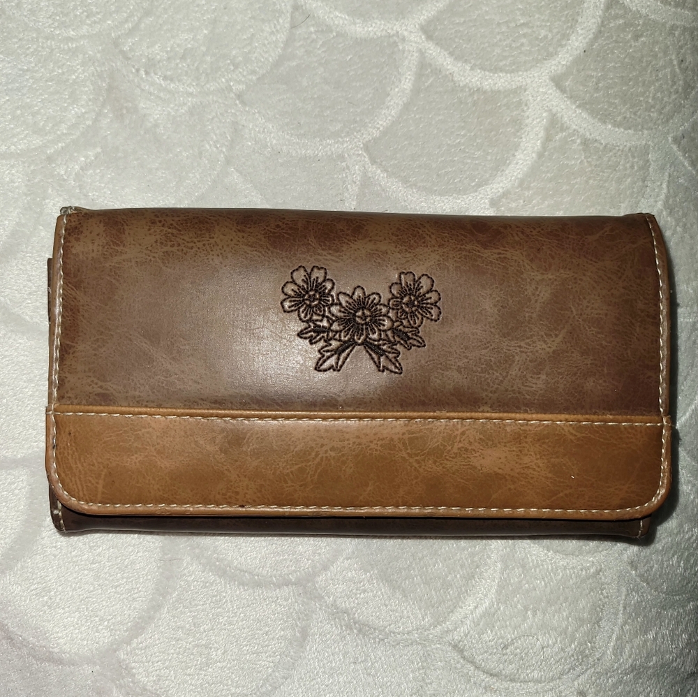 Vintage-Style Two-Tone Faux Leather Continental Wallet